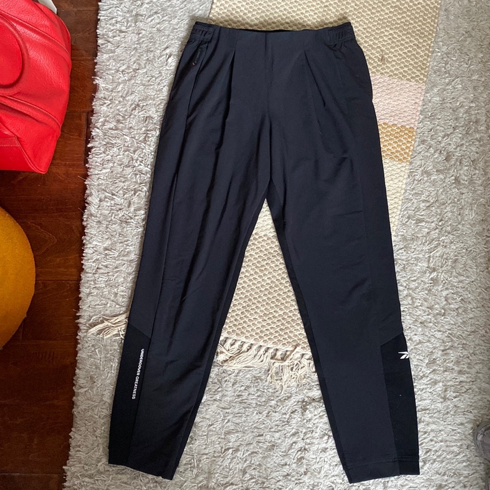 NWOT Reebok Les Mills Black Jogger Pants Adjustable Elastic Waistband Workout